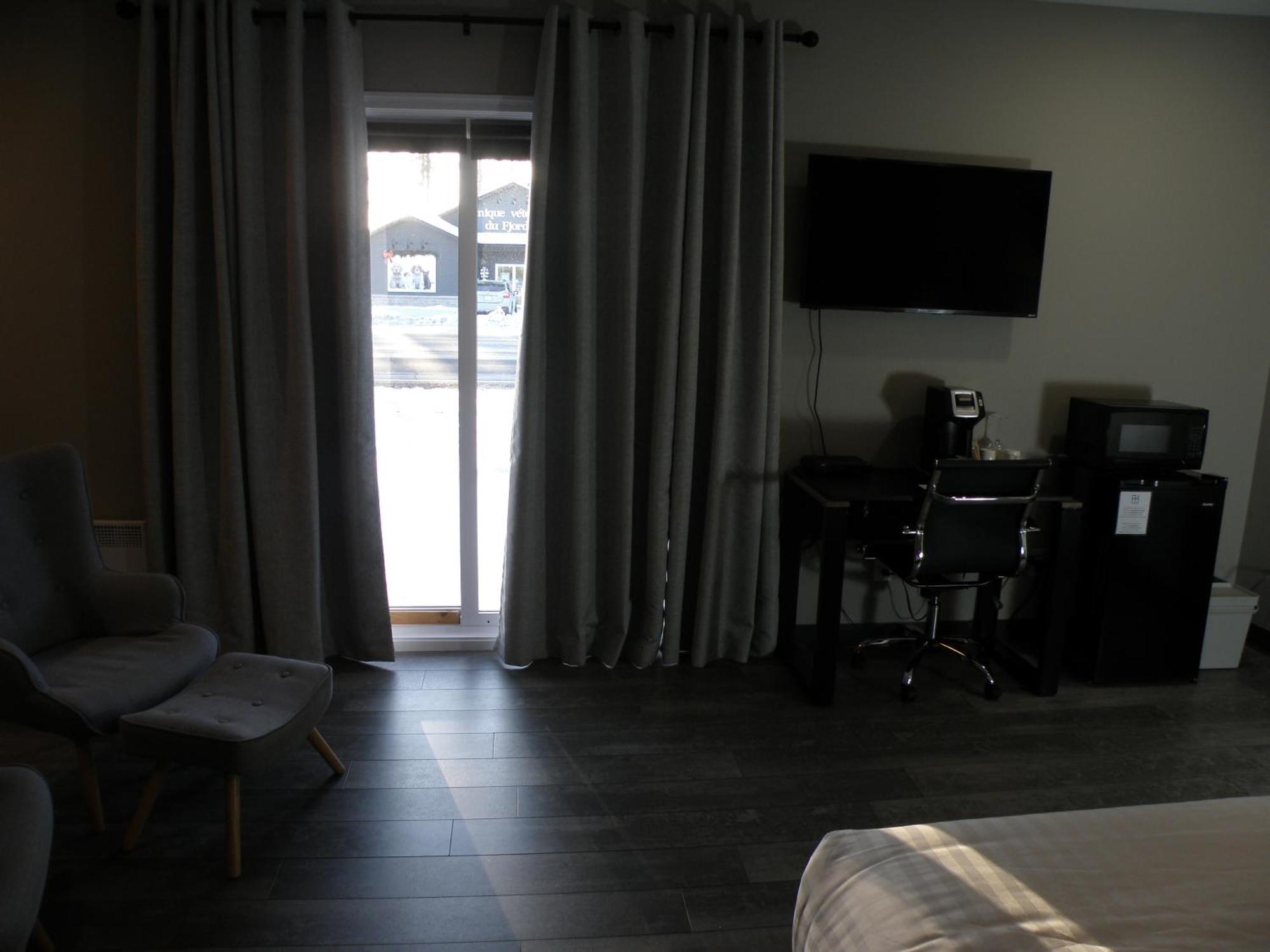 Motel Hotelia Saint-Ambroise Room photo
